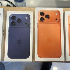 iphone 17 Pro 256GB (BLUE /ORANGE/SILVER COLOUR )IRISH STOCK/EU Unlocked Brand New Sealed 1 year Apple Warranty Free Phone Cover and Screen Protector RECEIPT