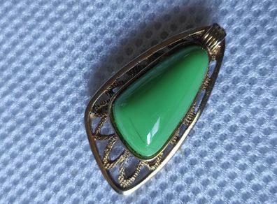 Vintage Capri brooch