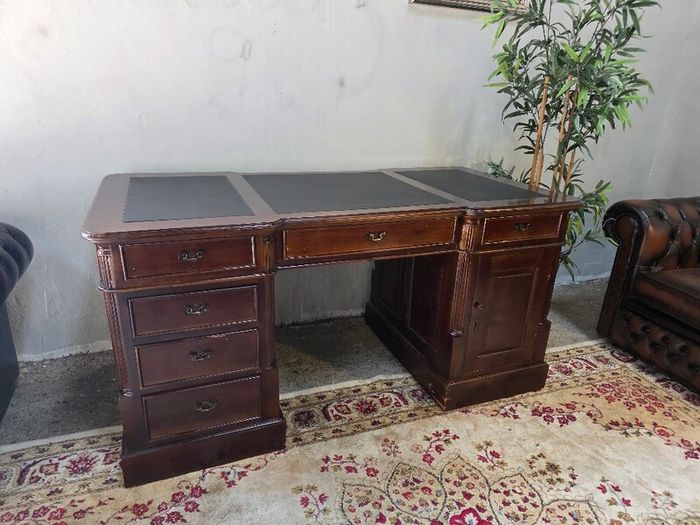 partners desk