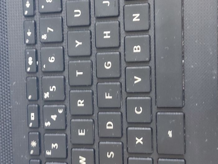 HP Laptop Model 14-dp061sa, Intel Core i3-6006U CPU. 2.0 GHz, 4 GB Ram, 500GGB HDD, windows 10, Microsoft Edge, Chrome, and VLC