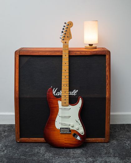 Fender USA Stratocaster Selec 2012 - Dark Cherry