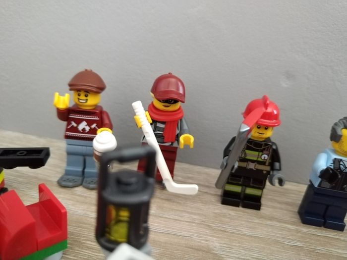 LEGO Winter Village Accessories and Mini Figures Bundle 2