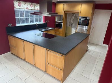 Full Kitchen & Appliances. New Dishwasher, Oven, Microwave, Plate heater, Cooker , extractor fan,etc