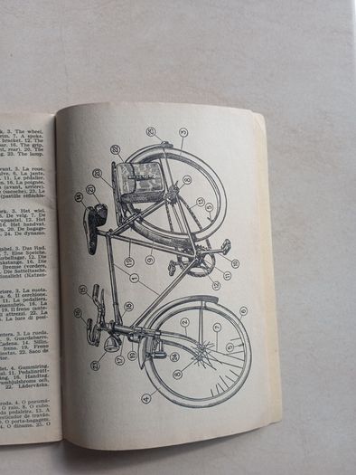 1950's  8 Languages Tourist Booklet