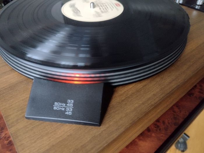 Yamaha YP-511.Direct Drive turntable from the Japanese Golden era 1970s.Full service