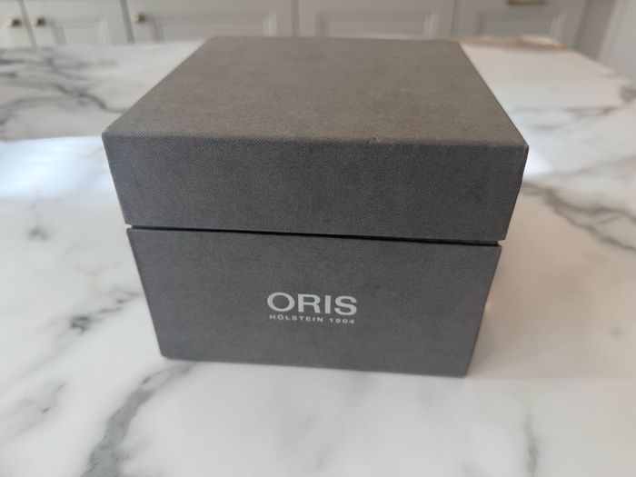 Oris Aquis Date