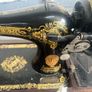 Vintage singer sewing machine Image 8