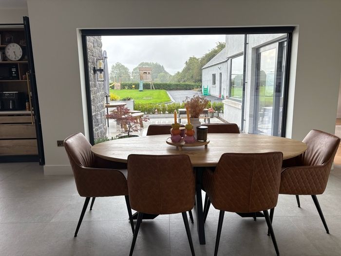 Winston Dining chairs X6