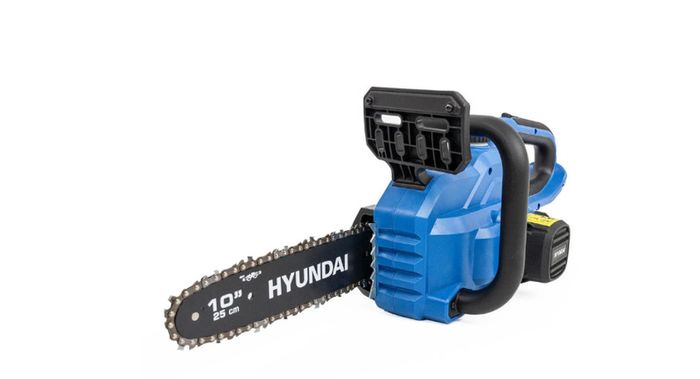 Hyundai 10'' 25cm Cordless Chainsaw 20V Li-Ion 4Ah Battery and Charger