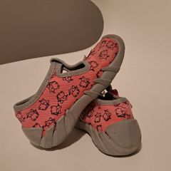 Toddler's shoes