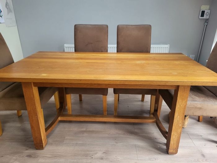 Solid Oak Dining Table & 6 Chairs