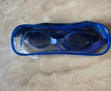 Adult swimming goggles