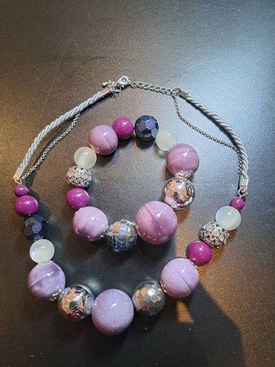 Necklace and bracelet jewelry set purple