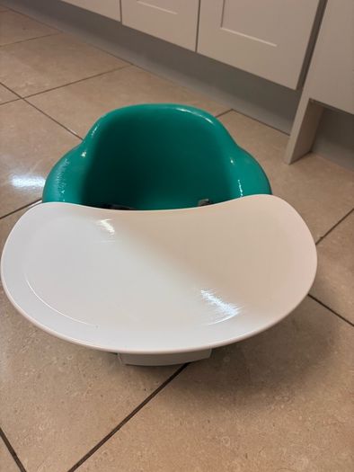 Bumbo baby seat (like new)