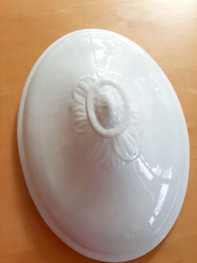 Antique tureen lid