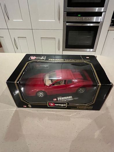 Ferrari Testarossa 1/18 Burago