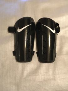 Nike Adult Knee Guards