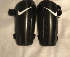 Nike Adult Knee Guards