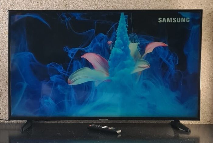 Samsung 43 4K UHD Smart TV  Like New, Perfect Working Order