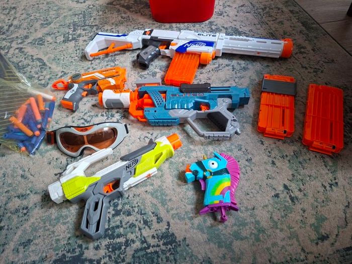 Nerf Guns, 1 pair goggles and accessories