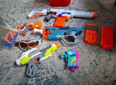 Nerf Guns, 1 pair goggles and accessories