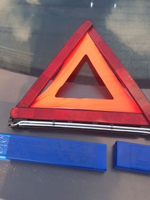 BMW breakdown triangle