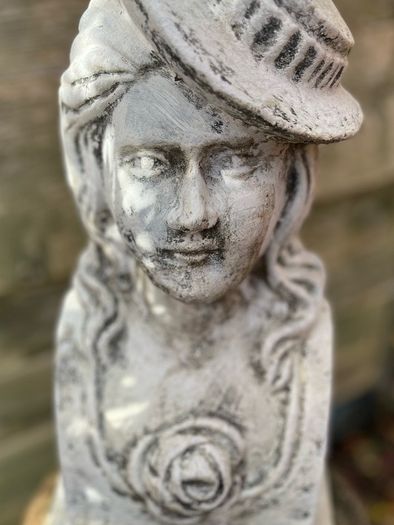 Bust