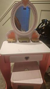 girls dressing table