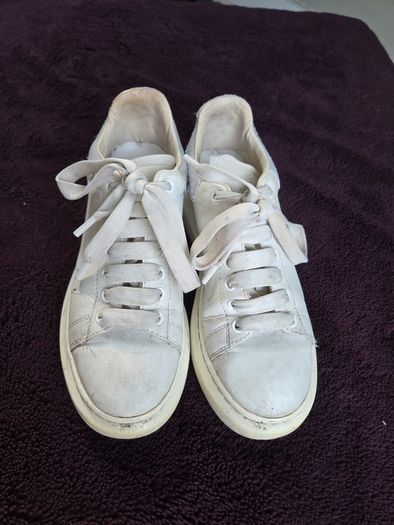 Alexandra Mcqueen runners uk4