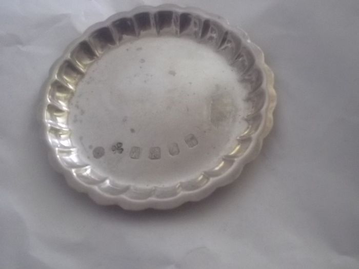 a small irish silver dish 36 grams dublin hall marks