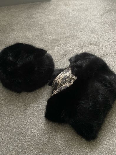 Laura Ashley Women's furry snood and hat