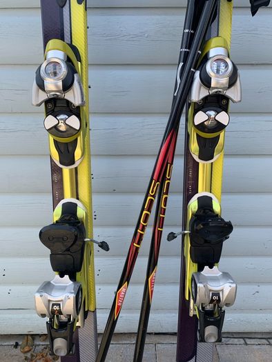 Must sell!! Salomon Skis, Alpine, and Poles - 170cm