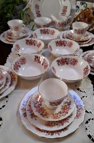 Colclough "Wayside" tea and dinnerware