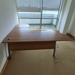 Office Desks & Chairs