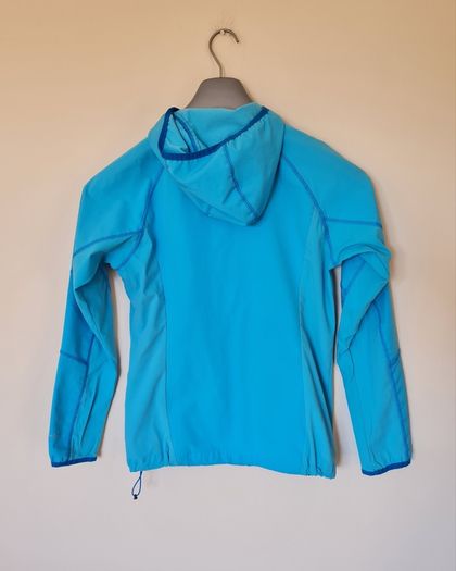 Columbia omni shield hoodie Size small Pit to pit 19" in excellent condition