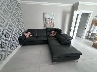 Leather comer sofa 250cm x 240cm