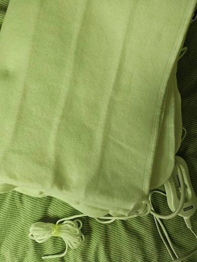 Electric heated blanket