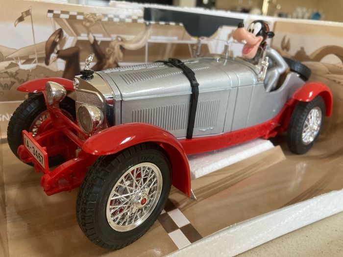 Goofy Disney Mercedes 1/18 Burago