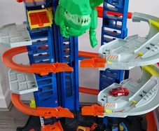 Hot Wheels Dino Garage