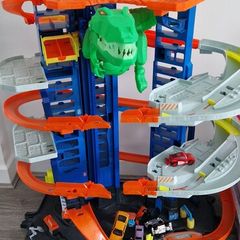 Hot Wheels Dino Garage