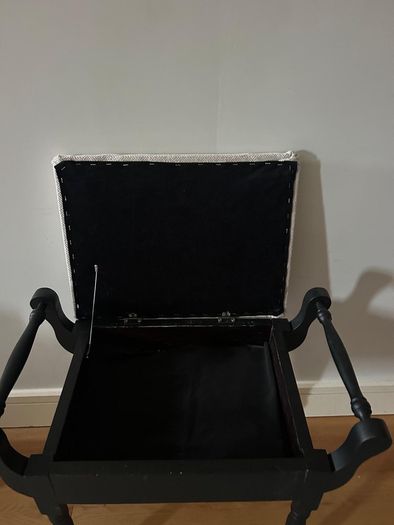 Bedroom stool / piano seat