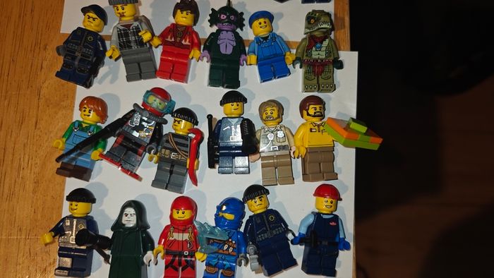 Lego Minifigures - 79 pieces