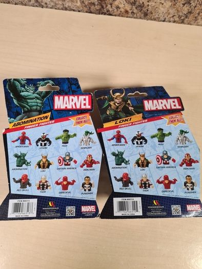 Marvel action figure Finger Fighters LOKI and Abomination