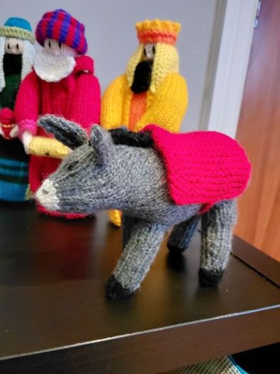 Nativity Knitted Crib 14 Pieces