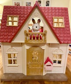 Sylvanian Families Red Roof Cosy Cottage