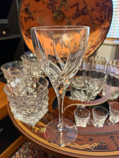 GLOBE BAR with Bohemia Crystal glassware / like NEW