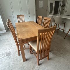 oak dining table & chairs