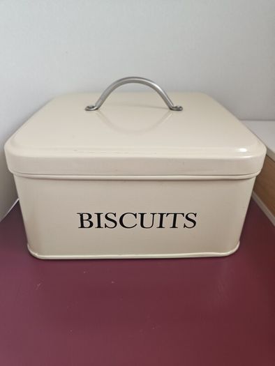 Biscuit Tin