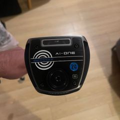 Golf putters left handed