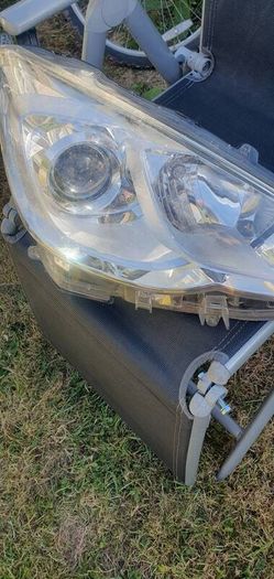 toyota auris headlight